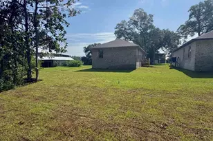 3057 N 15th Ave, Milton, FL 32571 - Photo 9