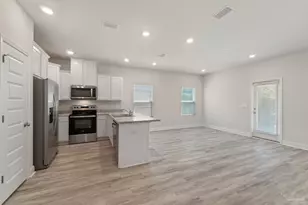 6351 Grove Park Dr, Pensacola, FL 32504 - Photo 9