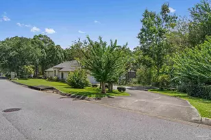 1500 Colwyn Dr, Cantonment, FL 32533 - Photo 3