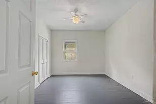 411 W Gadsden St, Pensacola, FL 32501 - Photo 13