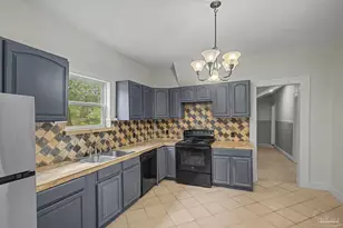 411 W Gadsden St, Pensacola, FL 32501 - Photo 11