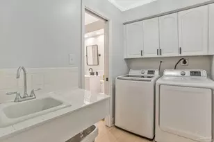 933 Coronado Dr, Gulf Breeze, FL 32563 - Photo 27