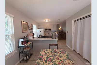 1341 Fairchild St, Pensacola, FL 32504 - Photo 5