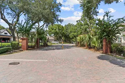 5180 Sandy Shores Dr, Gulf Breeze, FL 32563 - Photo 49