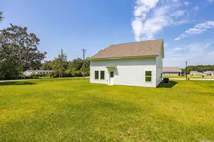 1004 Sandhills Ln, Cantonment, FL 32533 - Photo 5