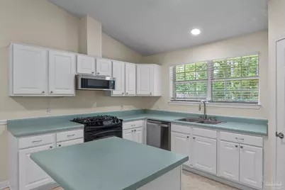 2028 Peregrine Ct, Pensacola, FL 32506 - Photo 17