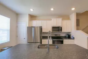648 Yellow Oaks Ln, Orange Park, FL 32065 - Photo 3