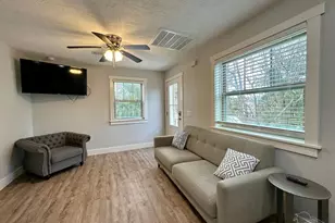 517 W Wright St, Pensacola, FL 32502 - Photo 3