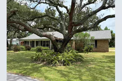 30 Gilmore Dr, Gulf Breeze, FL 32561 - Photo 1