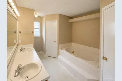 3989 Deerwood Cir, Pace, FL 32571 - Photo 7