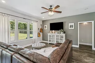 5735 Maggie Rose Cir, Milton, FL 32570 - Photo 11