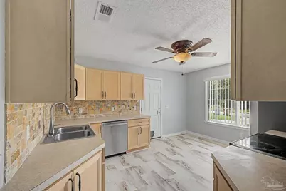 1634 Brookwood Cir, Gulf Breeze, FL 32563 - Photo 13