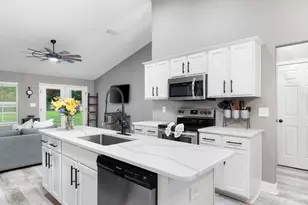 5861 Capitol Dr, Gulf Breeze, FL 32563 - Photo 11