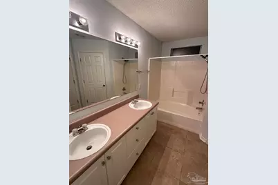 317 Mizzen Ln, Pensacola, FL 32507 - Photo 9