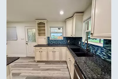 3 Driftwood Ave, Gulf Breeze, FL 32561 - Photo 9