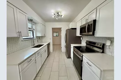 1305 Heatherwood Cir, Pensacola, FL 32506 - Photo 9