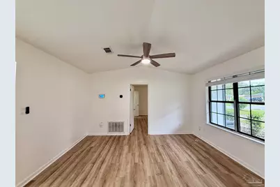 1305 Heatherwood Cir, Pensacola, FL 32506 - Photo 3