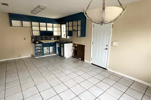 4674 Geneva Dr, Pensacola, FL 32526 - Photo 9