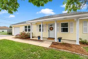 1462 Central Pkwy, Gulf Breeze, FL 32563 - Photo 1