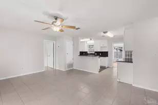 1462 Central Pkwy, Gulf Breeze, FL 32563 - Photo 11