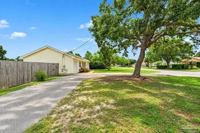 1462 Central Pkwy, Gulf Breeze, FL 32563 - Photo 3