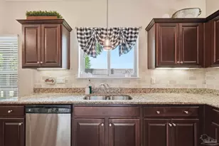 8566 Holley Hills Cir, Navarre, FL 32566 - Photo 17