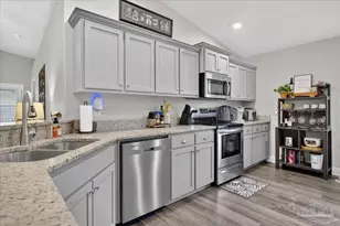 4081 Hazelhurst Dr, Pace, FL 32571 - Photo 9