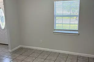 8410 Williamsburg Cir, Pensacola, FL 32514 - Photo 3
