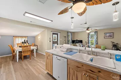 410 Bartow Ave, Pensacola, FL 32507 - Photo 15