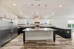 2536 Bluewater Dr, Navarre, FL 32566 - Photo 9