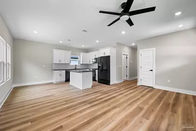2420 W Blount St, Pensacola, FL 32505 - Photo 9