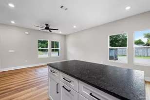 2420 W Blount St, Pensacola, FL 32505 - Photo 15