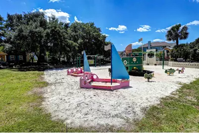 566 Santos St, Pensacola, FL 32502 - Photo 47