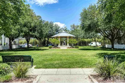 566 Santos St, Pensacola, FL 32502 - Photo 53
