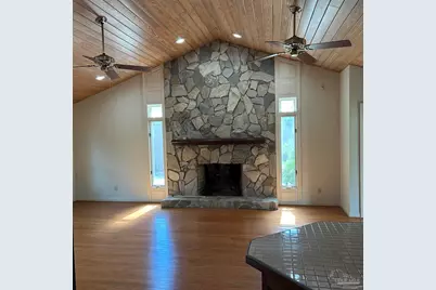 817 Bay Cliffs Rd, Gulf Breeze, FL 32561 - Photo 9