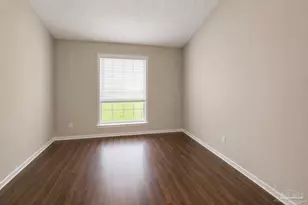 5825 Ashton Woods Cir, Milton, FL 32570 - Photo 9