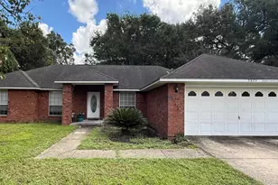 5825 Ashton Woods Cir, Milton, FL 32570 - Photo 1