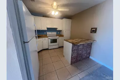 1301 Redwood Ln #D, Gulf Breeze, FL 32563 - Photo 9