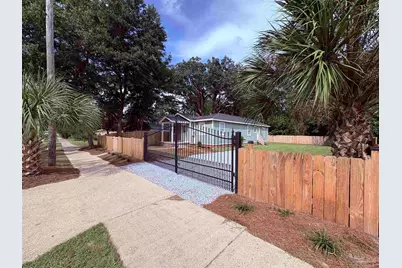 1212 N E St, Pensacola, FL 32501 - Photo 1