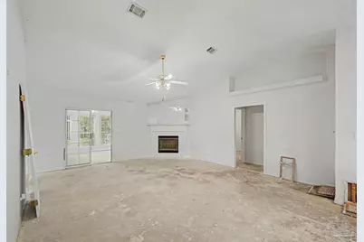 2619 Barefoot Creek Cir, Navarre, FL 32566 - Photo 5