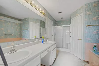 2619 Barefoot Creek Cir, Navarre, FL 32566 - Photo 13