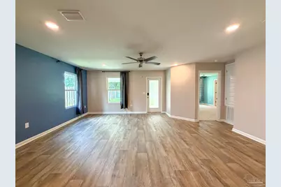 7305 Lakeside Oak Ct, Pensacola, FL 32526 - Photo 9