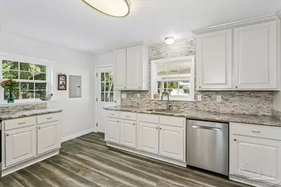 3003 E Avery St, Pensacola, FL 32503 - Photo 9