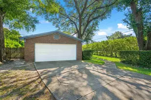 6010 Prospect Ln, Pensacola, FL 32526 - Photo 5