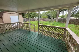 922 Brookhills Dr, Cantonment, FL 32533 - Photo 11