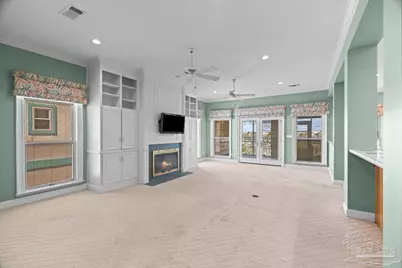 369 Gulfview Ln, Pensacola, FL 32507 - Photo 9