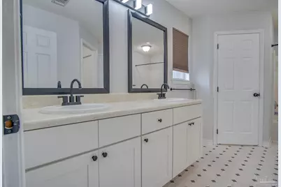 2136 Ainsdale Ct, Navarre, FL 32566 - Photo 15
