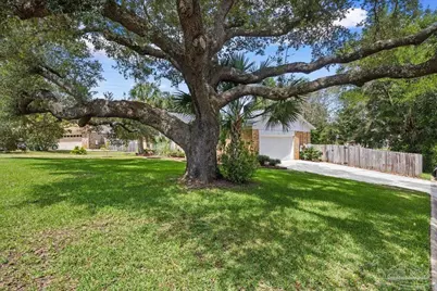 6006 W Shore Dr, Pensacola, FL 32526 - Photo 7