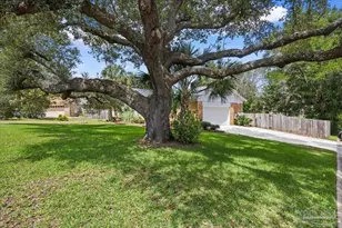 6006 W Shore Dr, Pensacola, FL 32526 - Photo 7