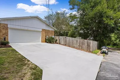 6006 W Shore Dr, Pensacola, FL 32526 - Photo 3